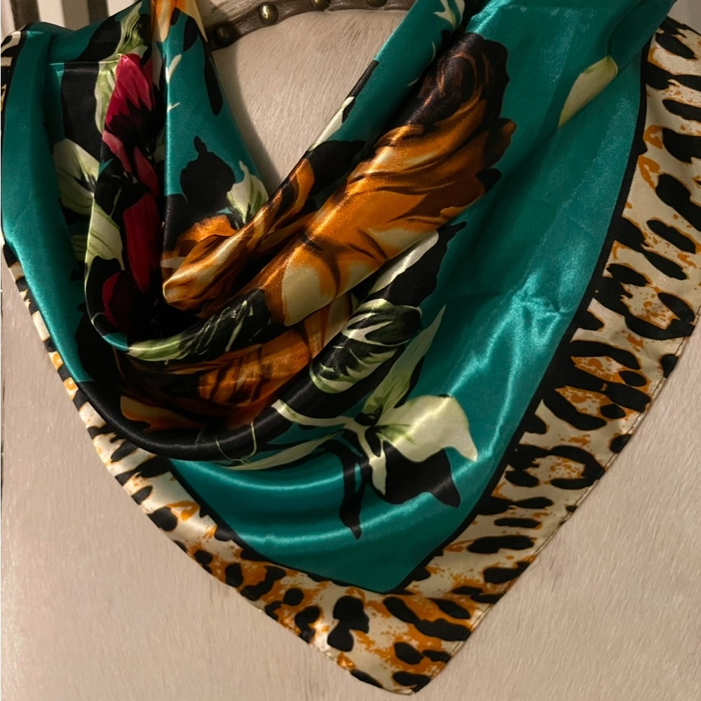 ❤️❤️ Rowdy Crowd Western Wild Rag Scarf Leopard Cheetah Trim Cowgirl